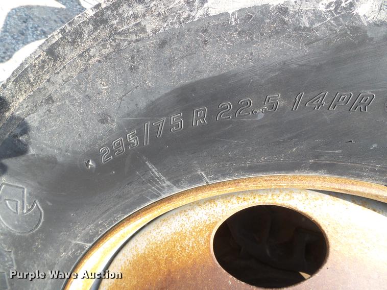 image for item DD5839 1999 Chevrolet C6500 truck cab and chassis