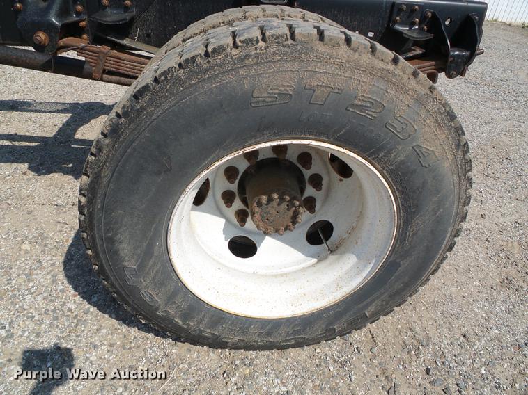 image for item DD5839 1999 Chevrolet C6500 truck cab and chassis