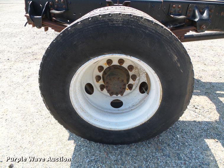 image for item DD5839 1999 Chevrolet C6500 truck cab and chassis