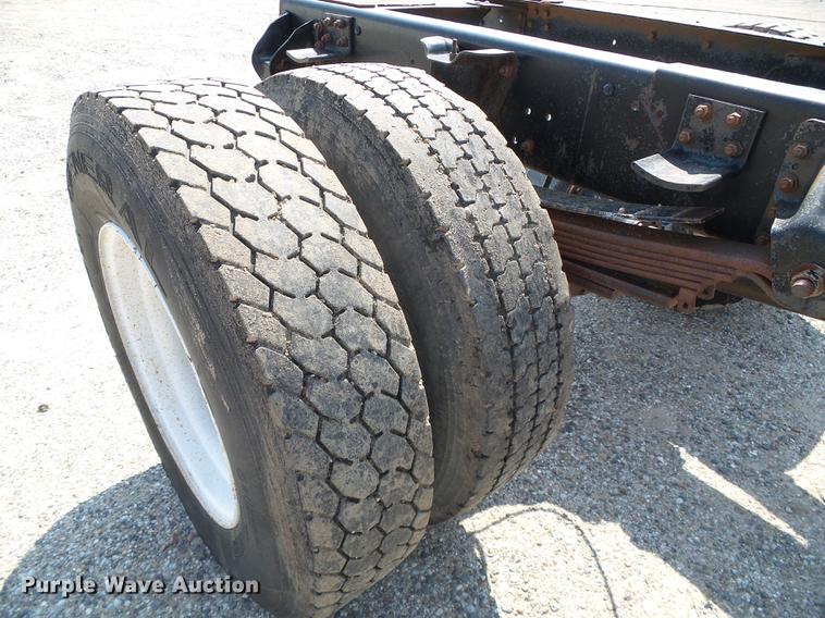 image for item DD5839 1999 Chevrolet C6500 truck cab and chassis