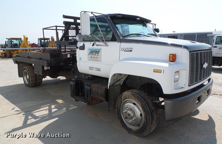 image for item DD5840 1995 Chevrolet Kodiak C5500 flatbed truck