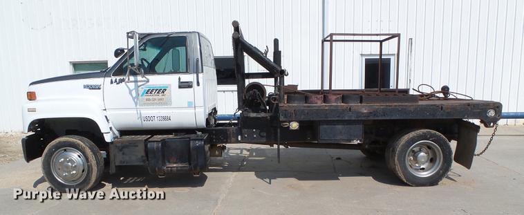 image for item DD5840 1995 Chevrolet Kodiak C5500 flatbed truck