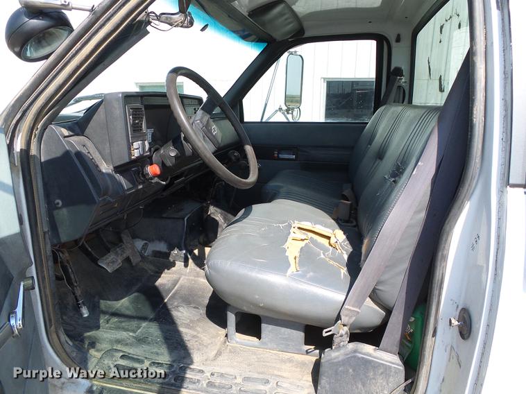 image for item DD5840 1995 Chevrolet Kodiak C5500 flatbed truck