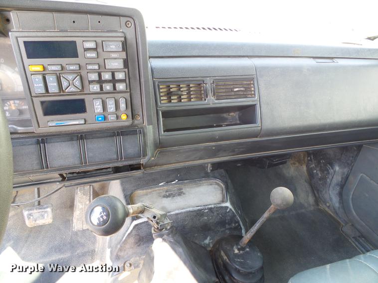 image for item DD5840 1995 Chevrolet Kodiak C5500 flatbed truck