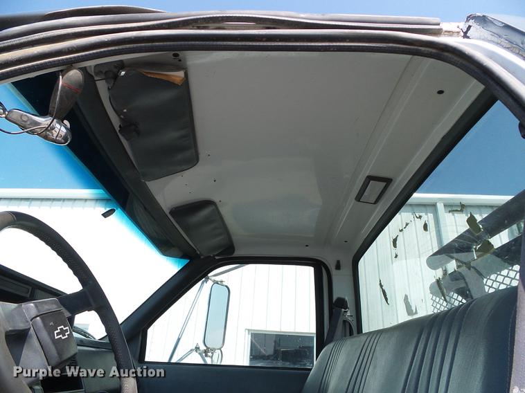 image for item DD5840 1995 Chevrolet Kodiak C5500 flatbed truck