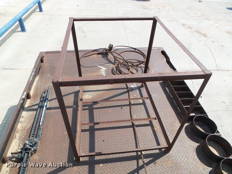 image for item DD5840 1995 Chevrolet Kodiak C5500 flatbed truck