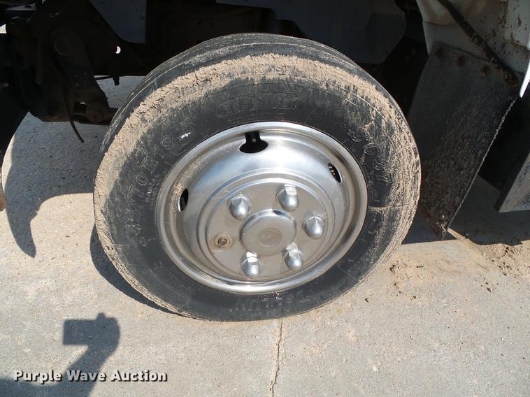 image for item DD5840 1995 Chevrolet Kodiak C5500 flatbed truck