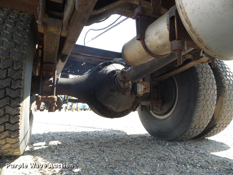 image for item DD5852 1975 Ford 8000 flatbed truck