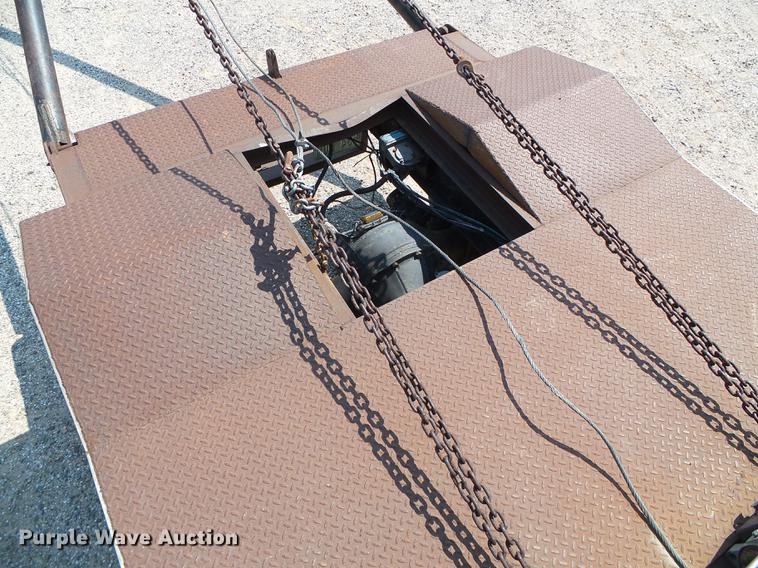 image for item DD5852 1975 Ford 8000 flatbed truck