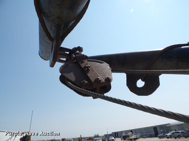 image for item DD5852 1975 Ford 8000 flatbed truck