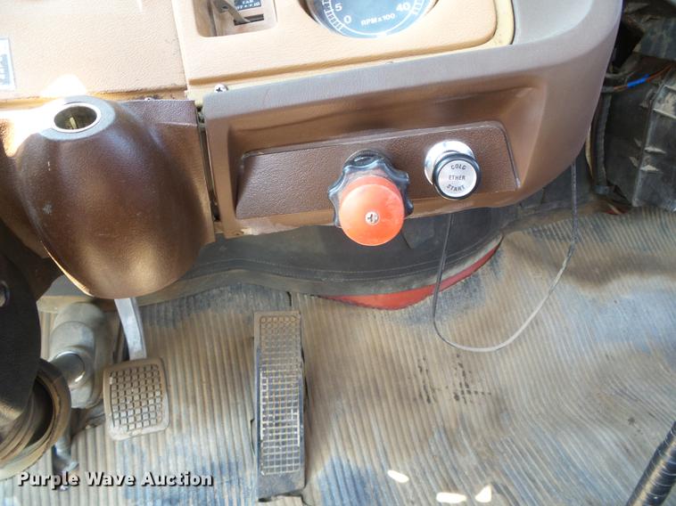 image for item DD5852 1975 Ford 8000 flatbed truck