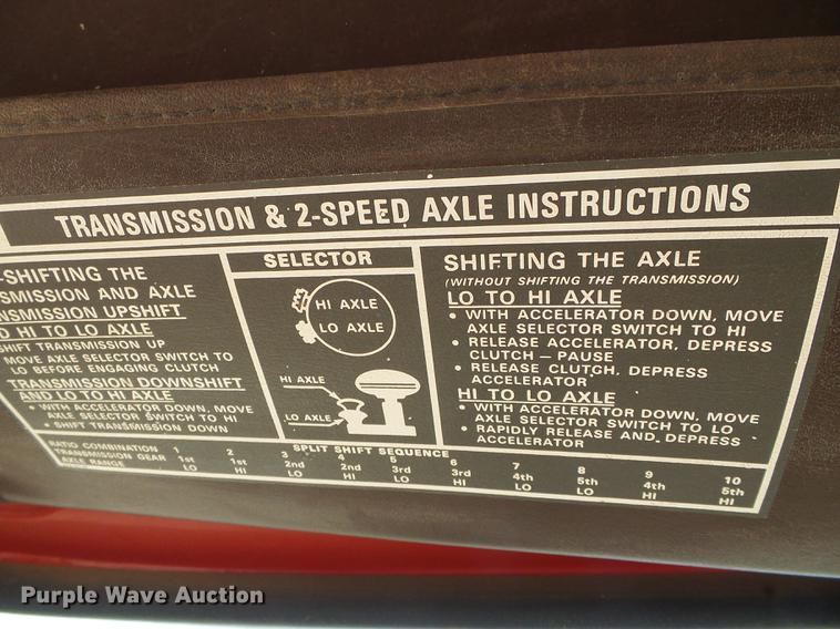 image for item DD5852 1975 Ford 8000 flatbed truck