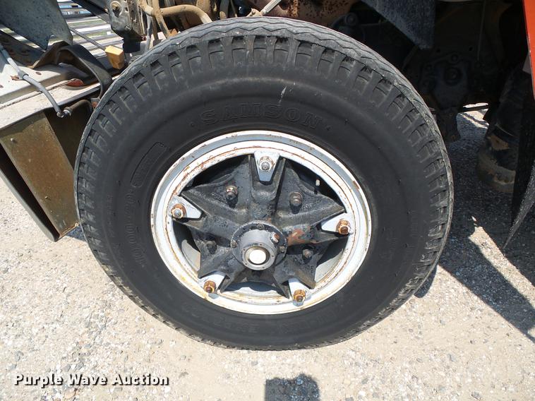 image for item DD5852 1975 Ford 8000 flatbed truck