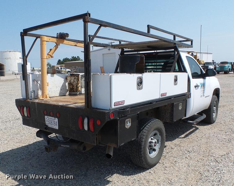 image for item DD5853 2009 GMC Sierra 3500HD flatbed pickup truck