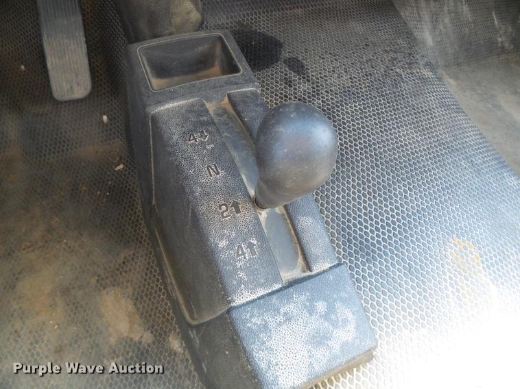 image for item DD5853 2009 GMC Sierra 3500HD flatbed pickup truck