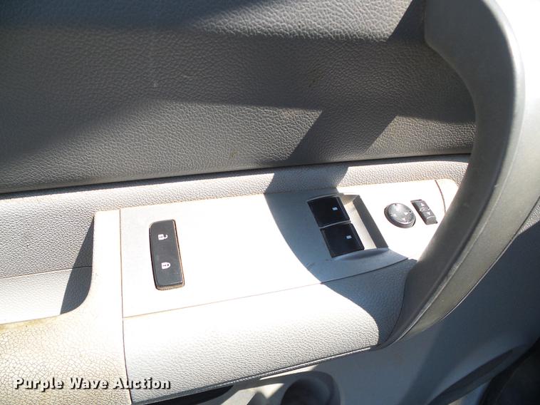 image for item DD5853 2009 GMC Sierra 3500HD flatbed pickup truck