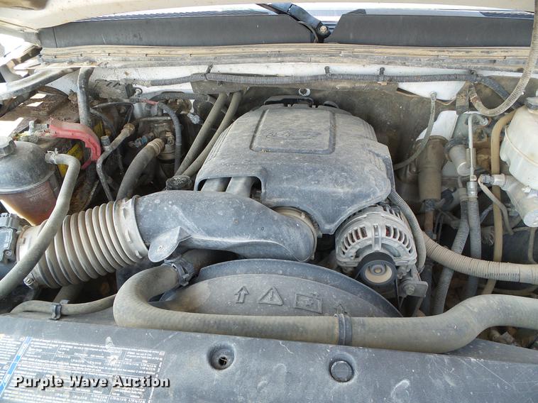 image for item DD5853 2009 GMC Sierra 3500HD flatbed pickup truck