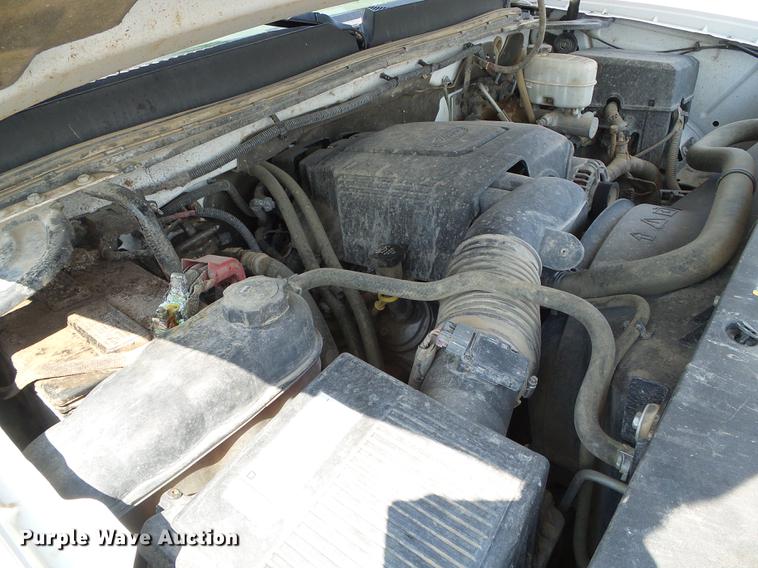 image for item DD5853 2009 GMC Sierra 3500HD flatbed pickup truck