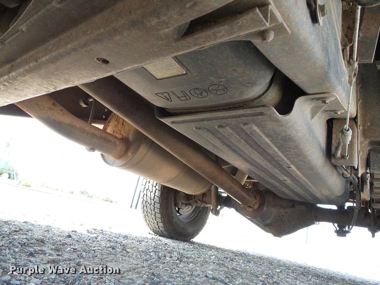 image for item DD5853 2009 GMC Sierra 3500HD flatbed pickup truck