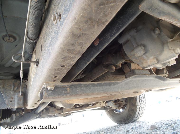 image for item DD5853 2009 GMC Sierra 3500HD flatbed pickup truck