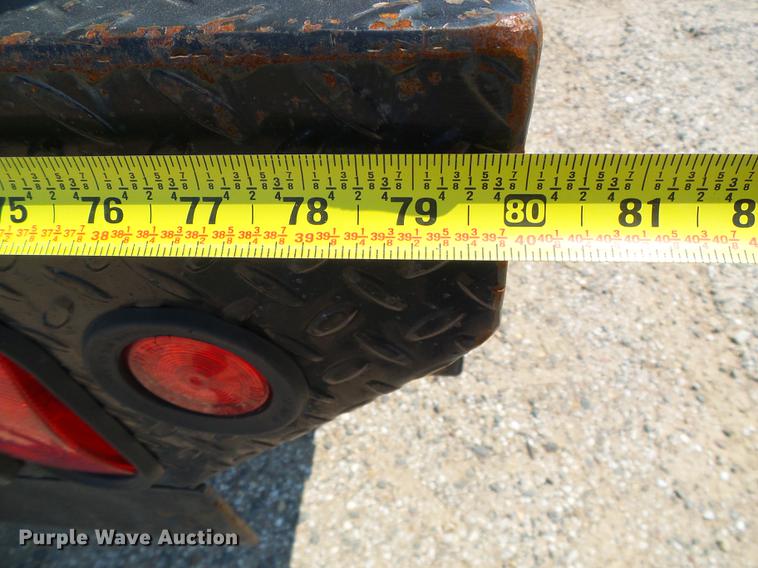 image for item DD5853 2009 GMC Sierra 3500HD flatbed pickup truck