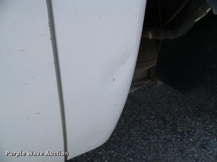 image for item DD5853 2009 GMC Sierra 3500HD flatbed pickup truck