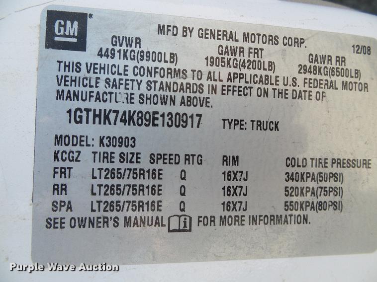 image for item DD5853 2009 GMC Sierra 3500HD flatbed pickup truck