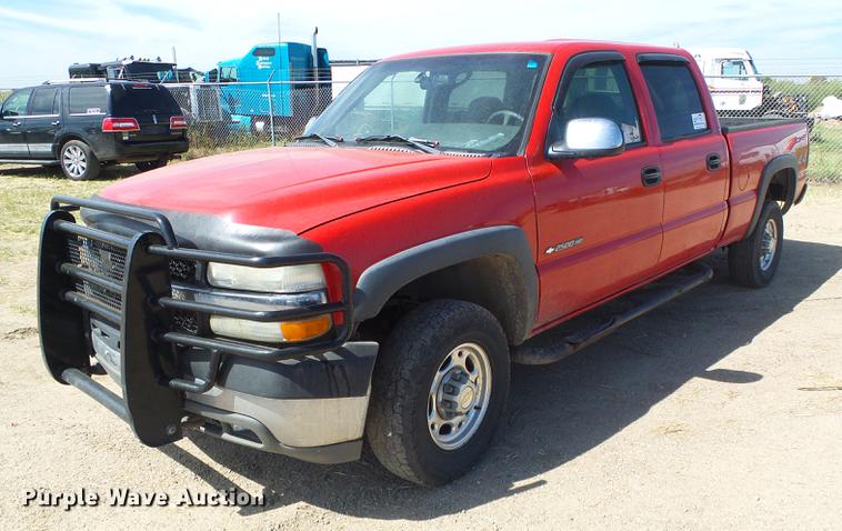 image for item DD5876 2002 Chevrolet Silverado 2500HD Crew Cab pickup truck