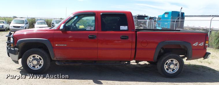 image for item DD5876 2002 Chevrolet Silverado 2500HD Crew Cab pickup truck
