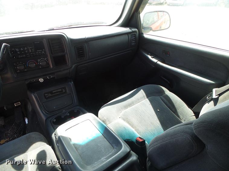 image for item DD5876 2002 Chevrolet Silverado 2500HD Crew Cab pickup truck