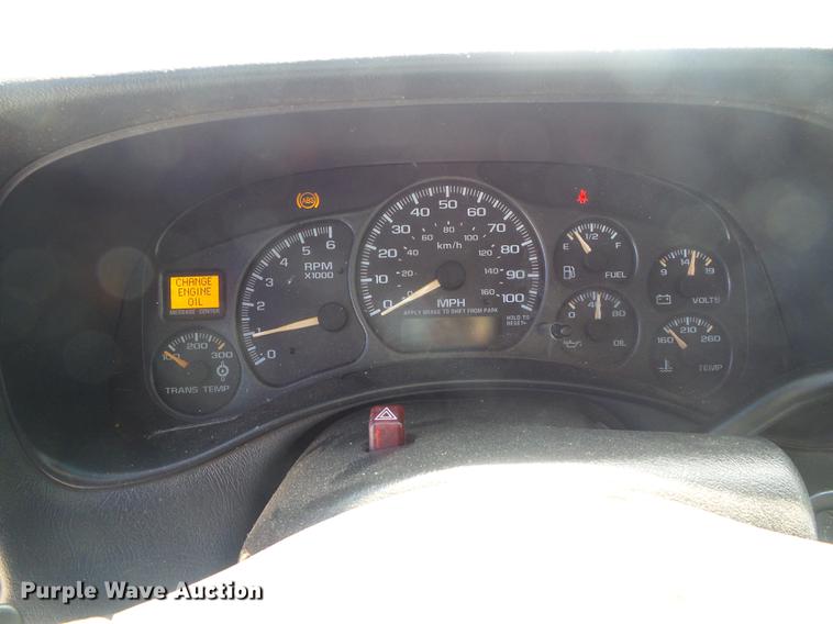 image for item DD5876 2002 Chevrolet Silverado 2500HD Crew Cab pickup truck