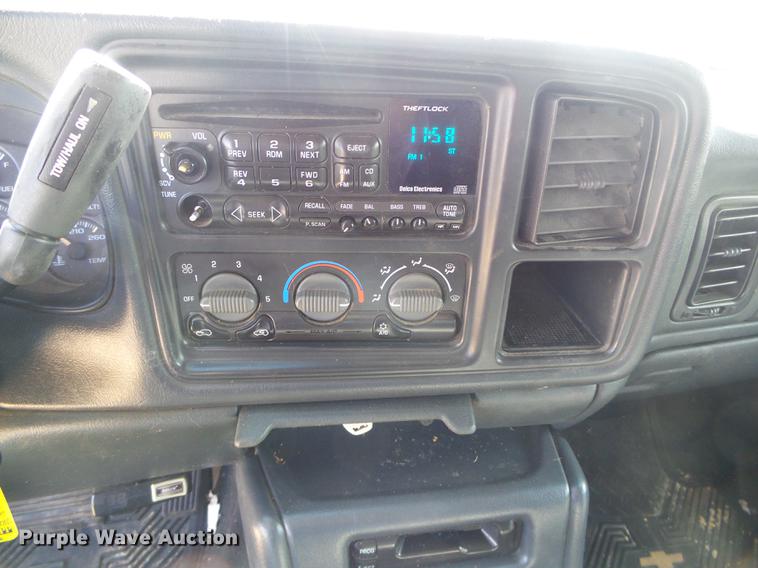 image for item DD5876 2002 Chevrolet Silverado 2500HD Crew Cab pickup truck