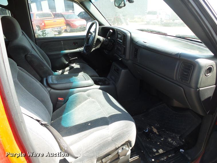 image for item DD5876 2002 Chevrolet Silverado 2500HD Crew Cab pickup truck