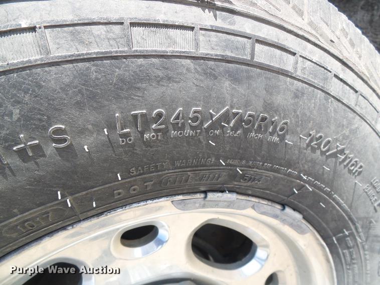 image for item DD5876 2002 Chevrolet Silverado 2500HD Crew Cab pickup truck