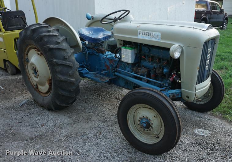 image for item DD6435 1962 Ford 4000 tractor