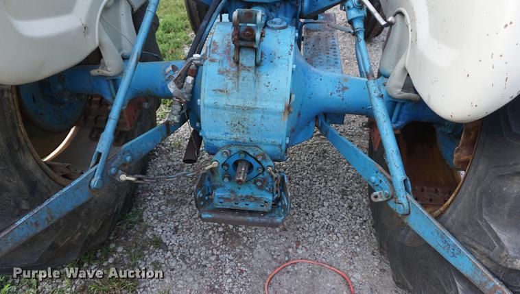 image for item DD6435 1962 Ford 4000 tractor