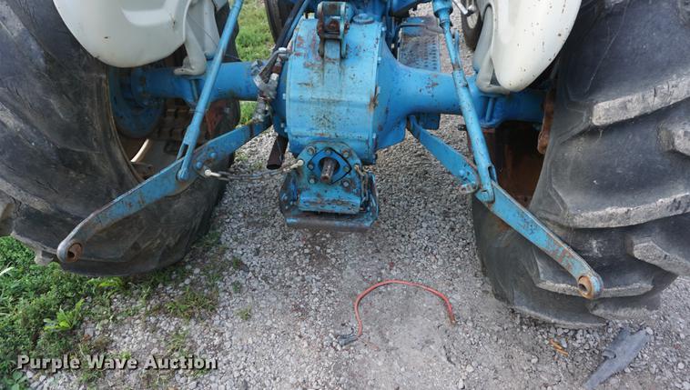 image for item DD6435 1962 Ford 4000 tractor