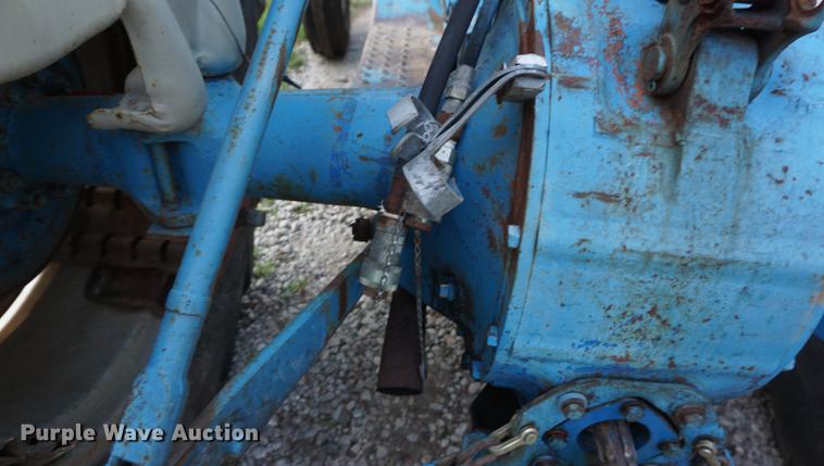 image for item DD6435 1962 Ford 4000 tractor