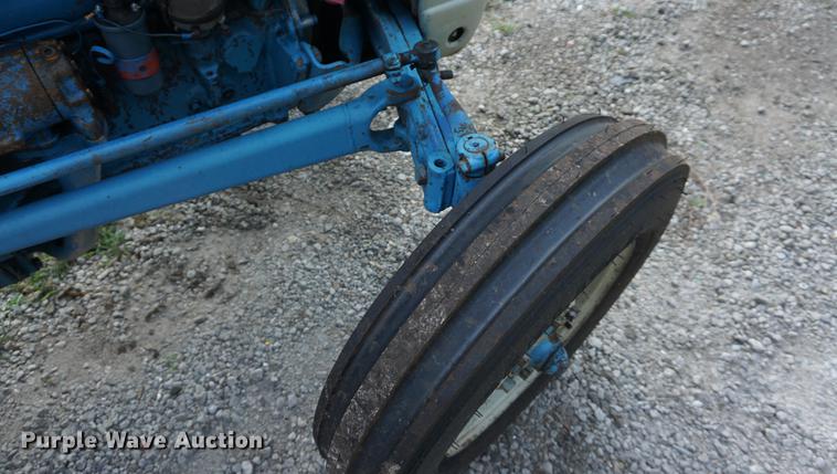 image for item DD6435 1962 Ford 4000 tractor