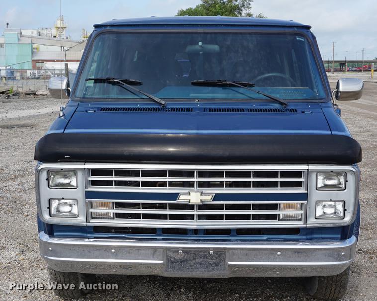 image for item DD6467 1990 Chevrolet G20 van