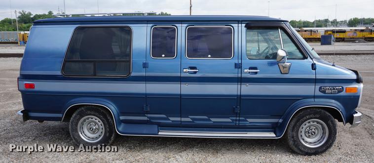 image for item DD6467 1990 Chevrolet G20 van