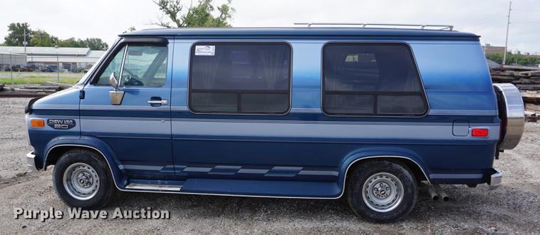 image for item DD6467 1990 Chevrolet G20 van
