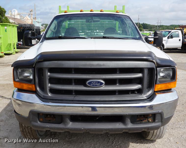image for item DD6468 1999 Ford F450 flatbed truck