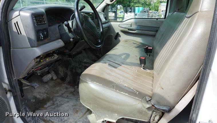 image for item DD6468 1999 Ford F450 flatbed truck