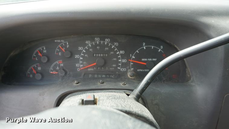 image for item DD6468 1999 Ford F450 flatbed truck