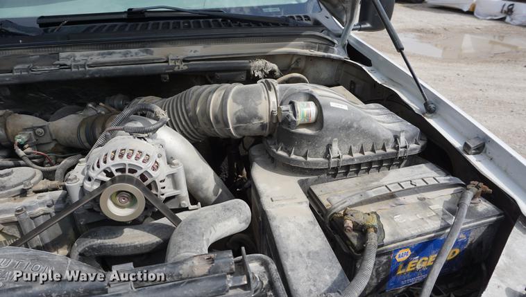 image for item DD6468 1999 Ford F450 flatbed truck