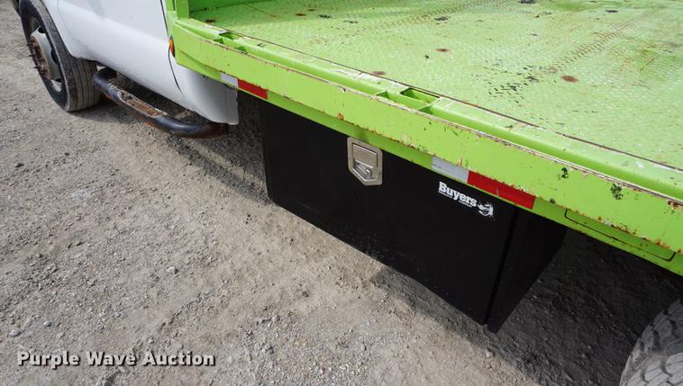 image for item DD6468 1999 Ford F450 flatbed truck