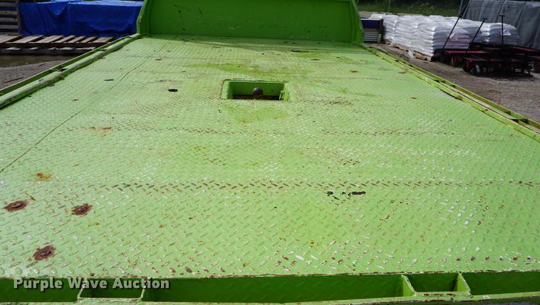 image for item DD6468 1999 Ford F450 flatbed truck