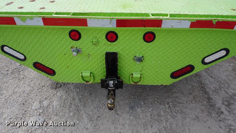 image for item DD6468 1999 Ford F450 flatbed truck