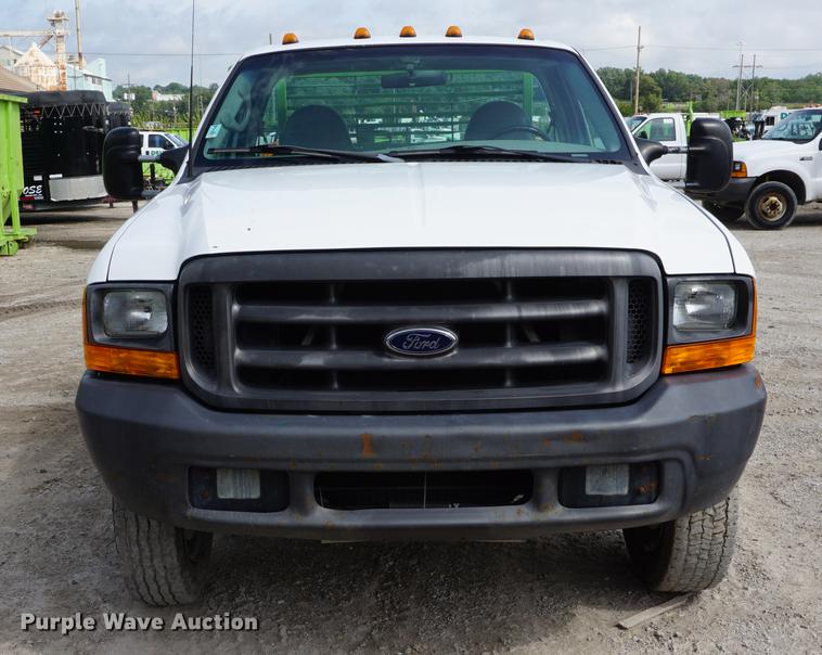 image for item DD6469 1999 Ford F450 Super Duty flatbed truck